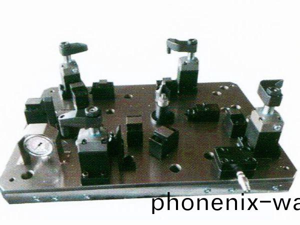 齒輪室罩(zhao)蓋液(ye)壓裌具